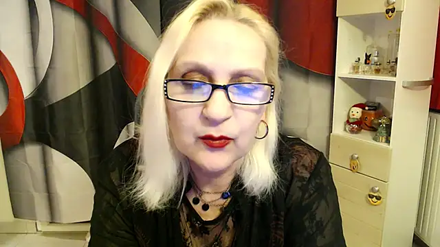 Snapshot of Ala-N-Dala chatting on December 4, 9:34 pm Ala-N-Dala online show from December 4, 9:34 pm