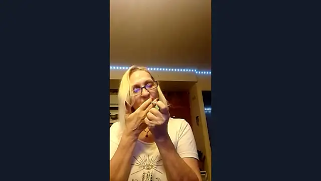 Snapshot of Ala-N-Dala chatting on December 16, 7:13 am Ala-N-Dala online show from December 16, 7:13 am