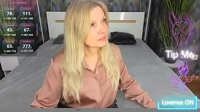 Snapshot of Abby_Moore_ chatting on April 30, 7:04 am Abby Moore online show from April 30, 7:04 am
