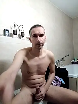 Snapshot of Geiler-boy313 chatting on February 12, 8:29 pm Geiler-boy313 online show from February 12, 8:29 pm