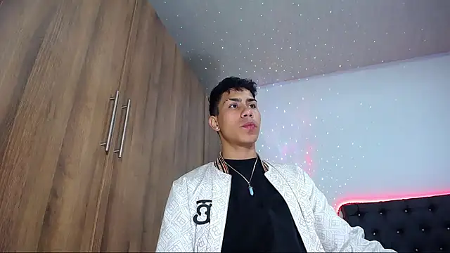 Snapshot of AlanNaughty chatting on February 18, 4:15 am AlanNaughty online show from February 18, 4:15 am