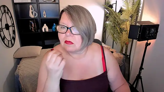 Snapshot of Shannonshine chatting on July 13, 11:13 am Shannonshine online show from July 13, 11:13 am