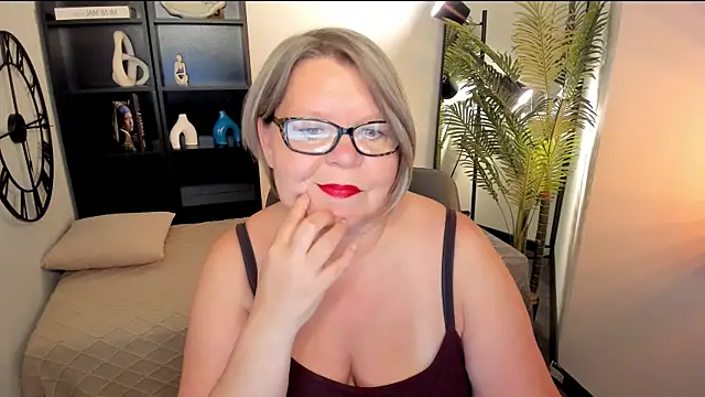 Snapshot of Shannonshine chatting on July 16, 2:01 pm Shannonshine online show from July 16, 2:01 pm
