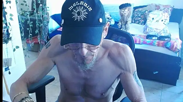 Snapshot of mycock2474u chatting on February 22, 12:38 am mycock2474u online show from February 22, 12:38 am