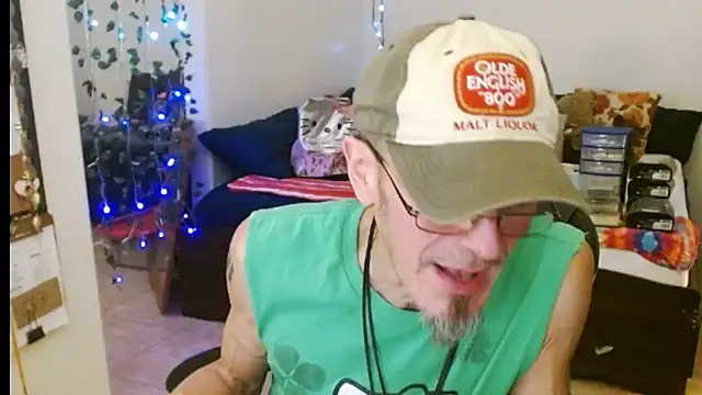 Snapshot of mycock2474u chatting on February 28, 4:21 am mycock2474u online show from February 28, 4:21 am