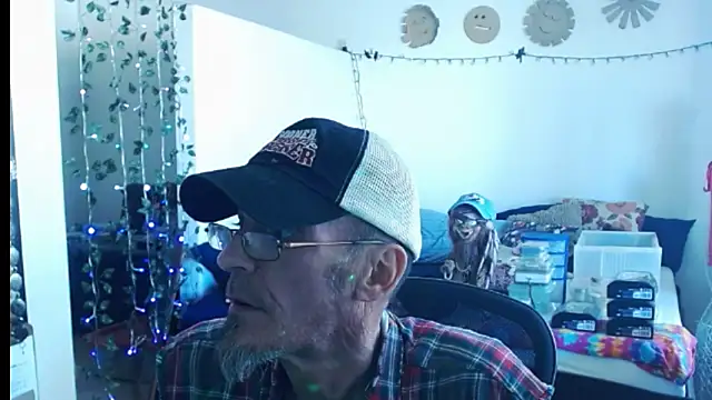 Snapshot of mycock2474u chatting on March 1, 9:59 pm mycock2474u online show from March 1, 9:59 pm