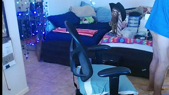 Snapshot of mycock2474u chatting on March 3, 1:53 pm mycock2474u online show from March 3, 1:53 pm