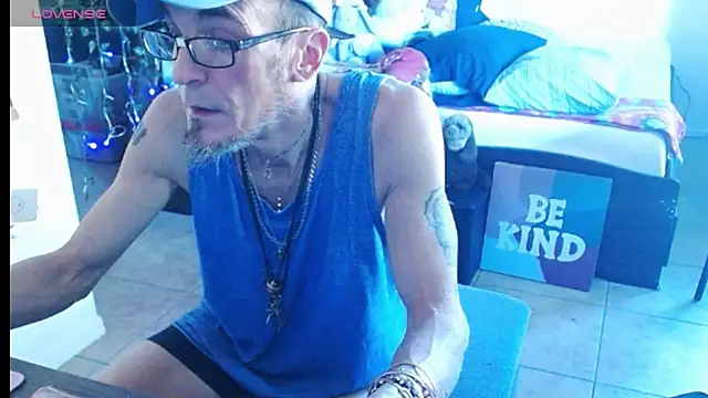 Snapshot of mycock2474u chatting on March 18, 2:26 pm mycock2474u online show from March 18, 2:26 pm