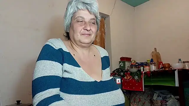 Snapshot of ExquisiteMature chatting on February 5, 9:29 pm ExquisiteMature online show from February 5, 9:29 pm