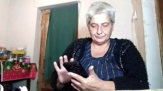 Snapshot of ExquisiteMature chatting on September 23, 10:24 pm ExquisiteMature online show from September 23, 10:24 pm