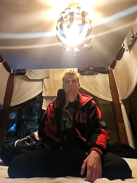 Snapshot of AnubisTVirus chatting on December 20, 8:10 am AnubisTVirus online show from December 20, 8:10 am