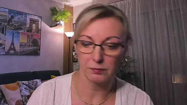 vanessa chat online show from February 13, 2:20 pm