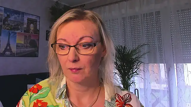 vanessa chat online show from November 17, 2:12 pm