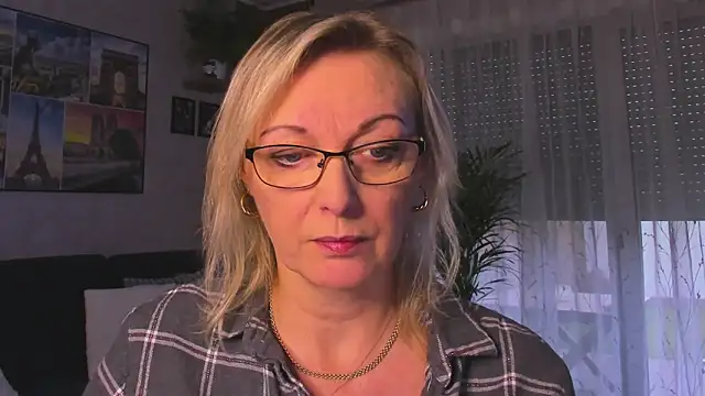 vanessa chat online show from November 23, 2:17 pm