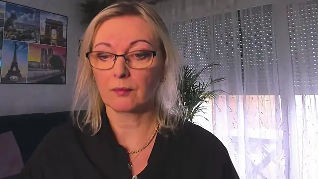 vanessa chat online show from February 3, 2:11 pm