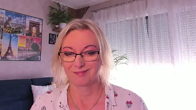vanessa chat online show from April 30, 1:28 pm