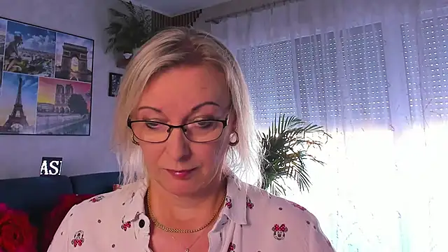 Snapshot of vanessa_chat chatting on May 27, 1:30 pm vanessa chat online show from May 27, 1:30 pm