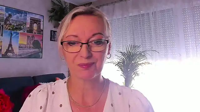Snapshot of vanessa_chat chatting on June 18, 1:59 pm vanessa chat online show from June 18, 1:59 pm