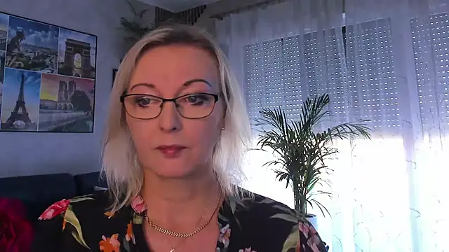 Snapshot of vanessa_chat chatting on August 2, 1:20 pm vanessa chat online show from August 2, 1:20 pm