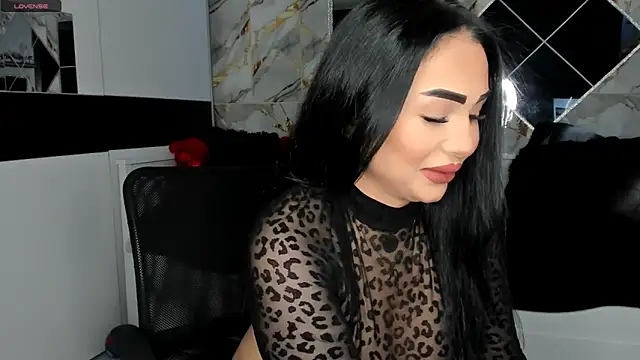 Snapshot of mistress_meryem chatting on March 17, 11:32 pm mistress meryem online show from March 17, 11:32 pm