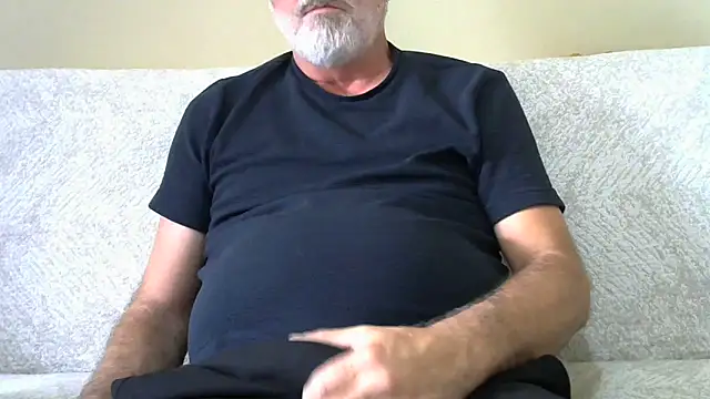 Snapshot of 35tibet35 chatting on October 19, 1:01 pm 35tibet35 online show from October 19, 1:01 pm