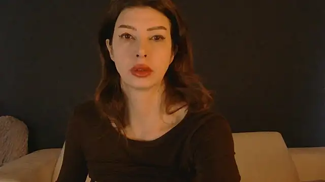 WhiteQueen888 online show from January 10, 9:00 am