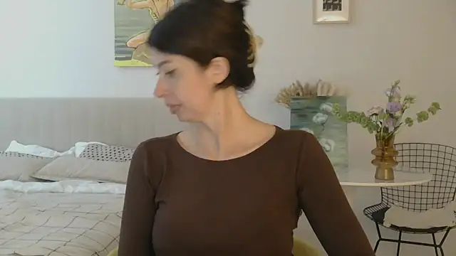Snapshot of WhiteQueen888 chatting on June 23, 8:23 am WhiteQueen888 online show from June 23, 8:23 am