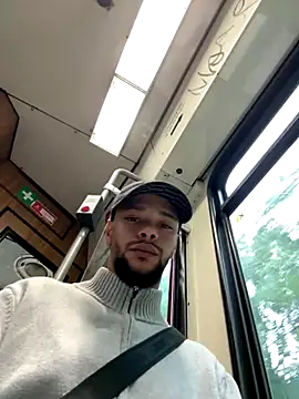 Snapshot of Lionayowe chatting on October 8, 4:04 pm Lionayowe online show from October 8, 4:04 pm