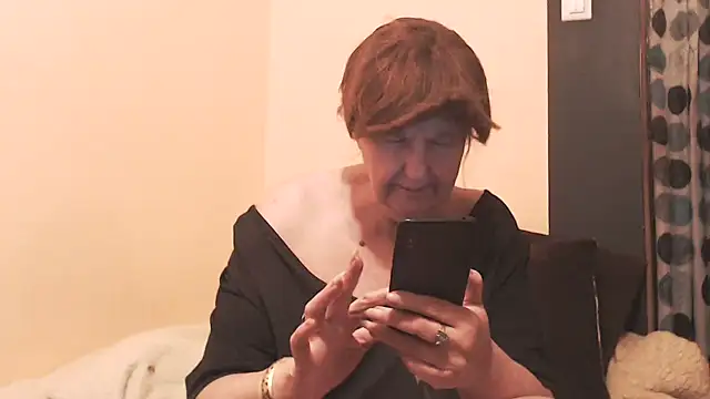 Snapshot of MioritaHard chatting on May 28, 8:50 pm MioritaHard online show from May 28, 8:50 pm