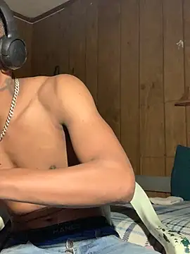 Snapshot of Tristris100 chatting on December 13, 1:37 am Tristris100 online show from December 13, 1:37 am