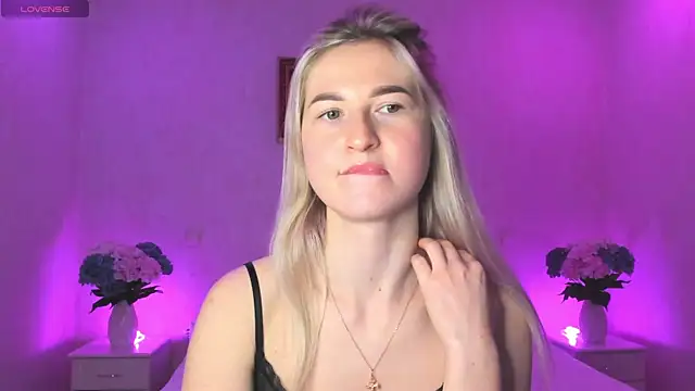 AnnaCarrera online show from December 18, 8:36 pm