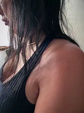 TiffanyRoxx online show from June 5, 10:10 am