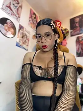 GoddessAlix online show from April 8, 6:30 pm