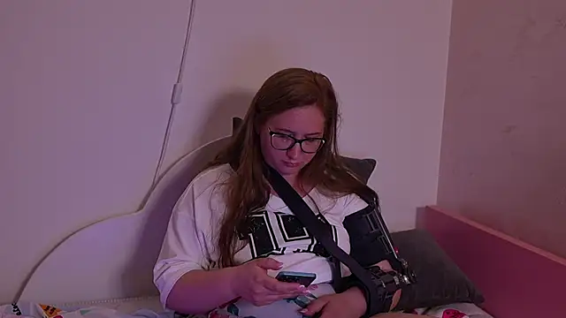 Snapshot of pawg_queen chatting on May 20, 1:45 am pawg queen online show from May 20, 1:45 am