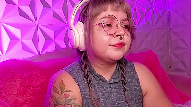 Satyn doll online show from November 9, 10:08 pm