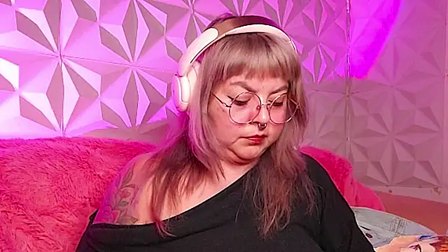 Satyn doll online show from November 21, 11:25 pm