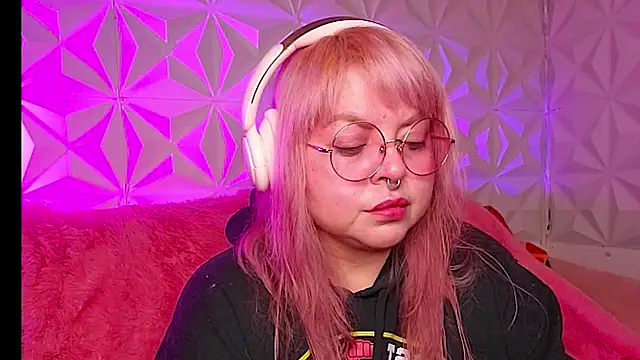 Satyn doll online show from January 11, 10:15 pm