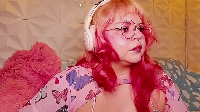 Snapshot of Satyn_doll chatting on June 25, 10:47 pm Satyn doll online show from June 25, 10:47 pm