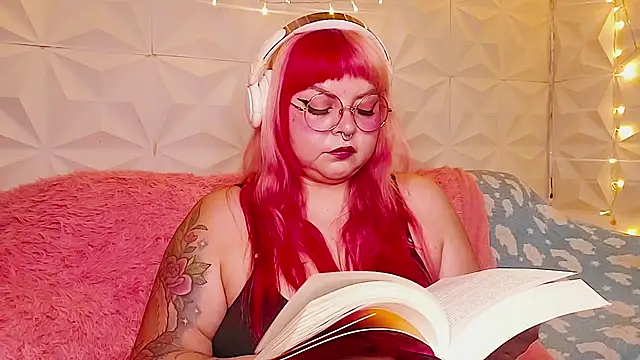 Snapshot of Satyn_doll chatting on July 5, 9:44 pm Satyn doll online show from July 5, 9:44 pm