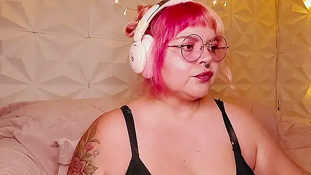 Snapshot of Satyn_doll chatting on July 10, 11:29 pm Satyn doll online show from July 10, 11:29 pm