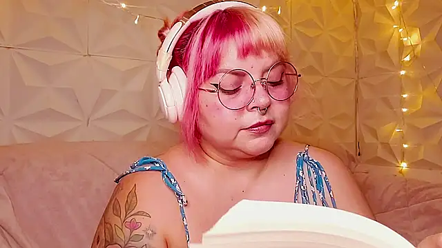 Snapshot of Satyn_doll chatting on July 11, 11:28 pm Satyn doll online show from July 11, 11:28 pm