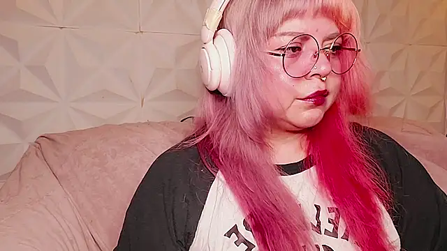 Snapshot of Satyn_doll chatting on July 24, 11:58 pm Satyn doll online show from July 24, 11:58 pm
