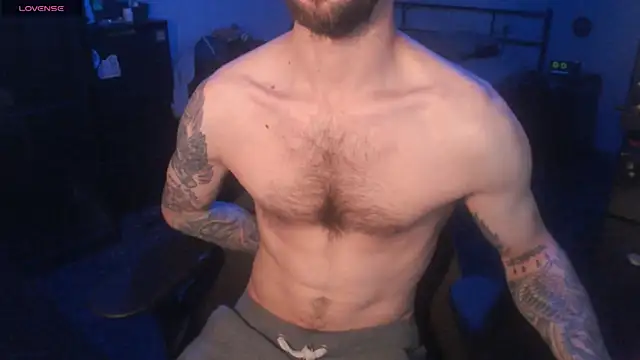 SexxxyLouis online show from November 3, 9:10 am