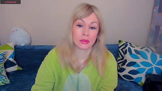 EllenMoore online show from May 1, 3:11 am