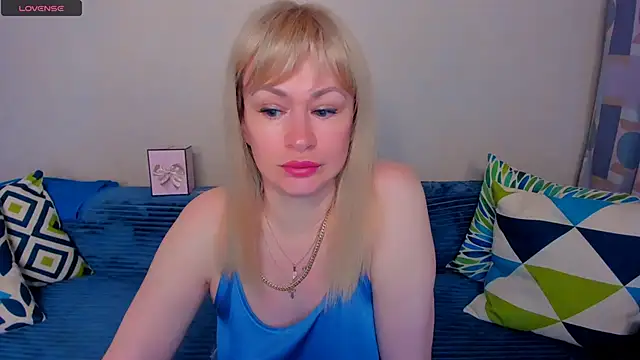 EllenMoore online show from June 12, 3:05 am