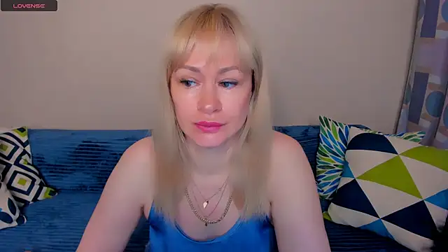 EllenMoore online show from June 17, 3:09 am