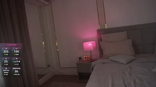 Snapshot of eseniyavl chatting on October 25, 5:26 am eseniyavl online show from October 25, 5:26 am