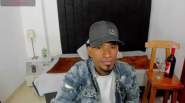 Snapshot of anhtony_wayans chatting on January 18, 12:02 am anhtony wayans online show from January 18, 12:02 am