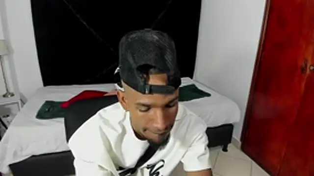 Snapshot of anhtony_wayans chatting on October 18, 12:13 am anhtony wayans online show from October 18, 12:13 am