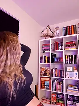 LilyOrion online show from November 4, 1:16 am